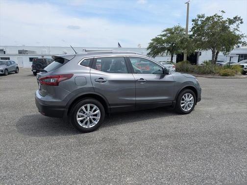 2022 Nissan Rogue Sport SV