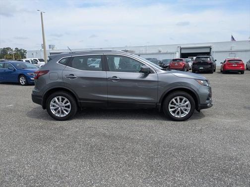 2022 Nissan Rogue Sport SV