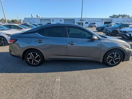 Gun Metallic 2024 Nissan Sentra SV