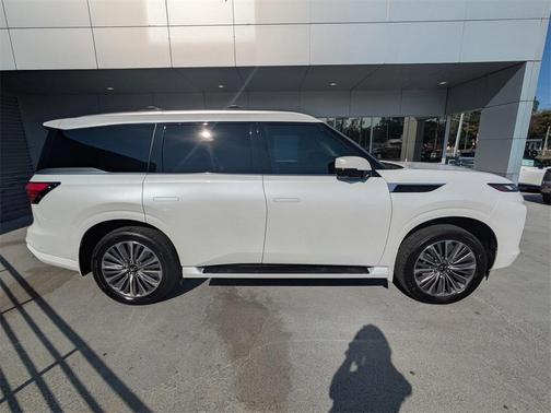 2025 INFINITI QX80 SENSORY AWD