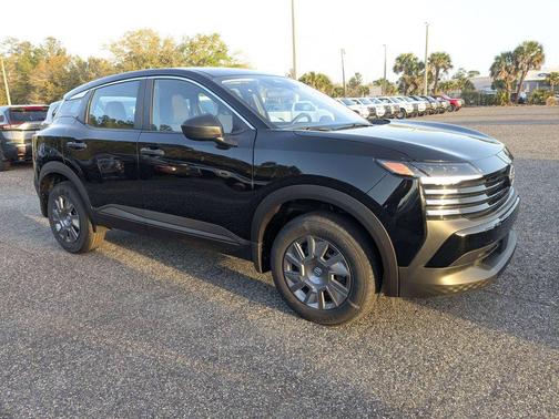 Super Black 2026 Nissan Kicks S