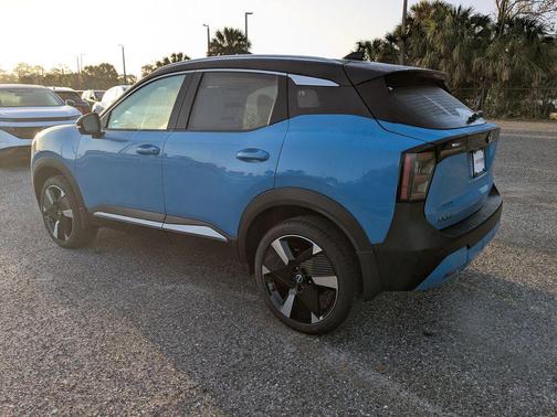 Blue Metallic 2026 Nissan Kicks SR
