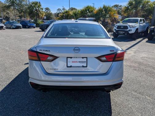 2023 Nissan Altima SR FWD