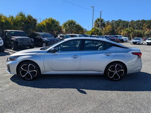2023 Nissan Altima SR FWD