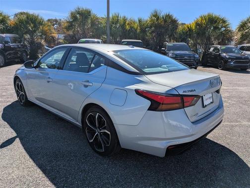 2023 Nissan Altima SR FWD
