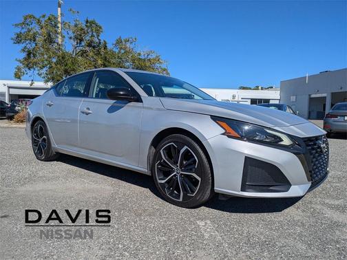 2023 Nissan Altima SR FWD