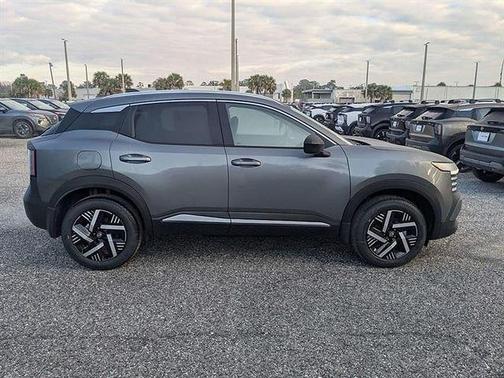Gun Metallic 2026 Nissan Kicks SV