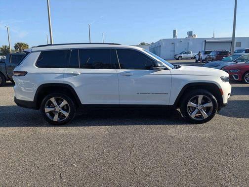 Bright White Clearcoat 2022 Jeep Grand Cherokee L Limited