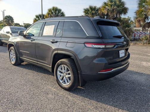 Baltic Gray Metallic Clearcoat 2025 Jeep Grand Cherokee Laredo