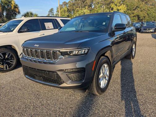 Baltic Gray Metallic Clearcoat 2025 Jeep Grand Cherokee Laredo