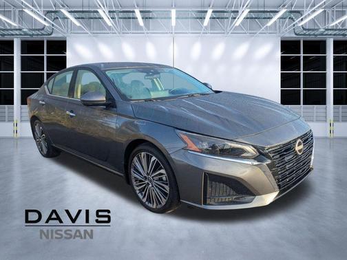 Gun Metallic 2025 Nissan Altima 2.5 SL