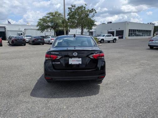2021 Nissan Versa 1.6 SV