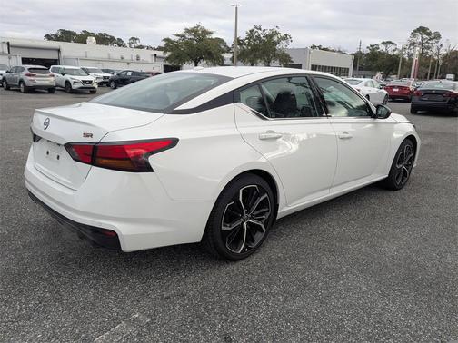 2024 Nissan Altima SR FWD