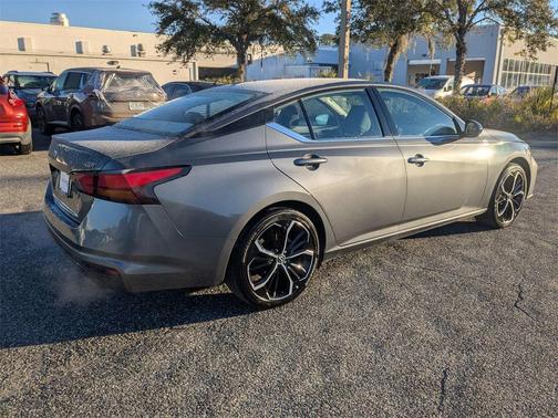 2025 Nissan Altima SR FWD