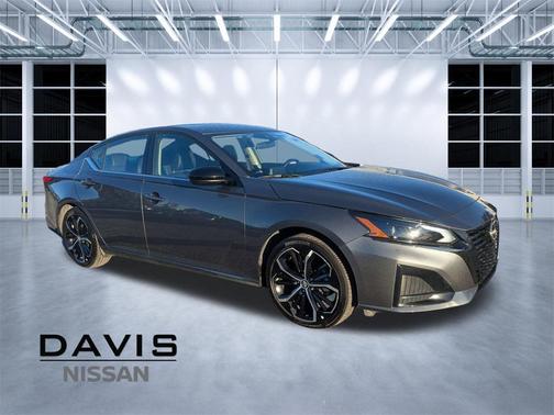 2025 Nissan Altima SR FWD