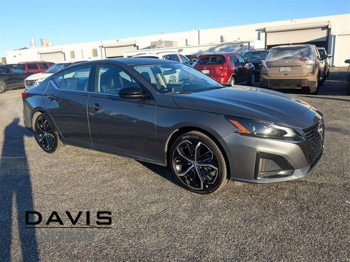 2025 Nissan Altima SR FWD