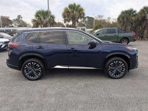 2025 Nissan Rogue Platinum