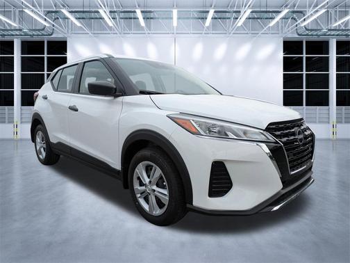 2025 Nissan Kicks S