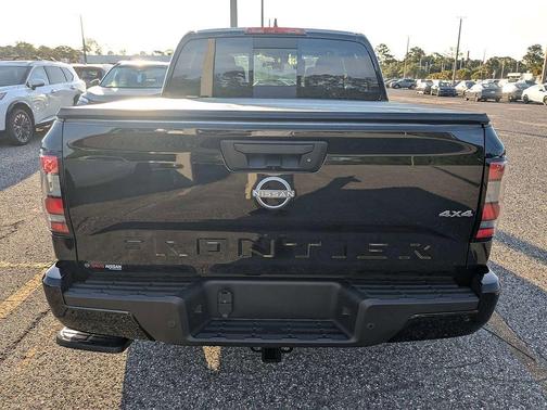 Super Black 2026 Nissan Frontier SV