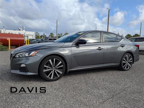 2022 Nissan Altima SR FWD