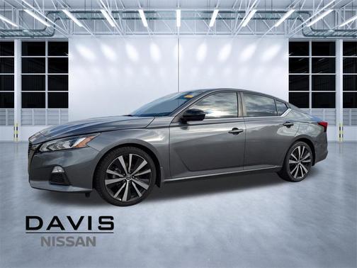 2022 Nissan Altima SR FWD