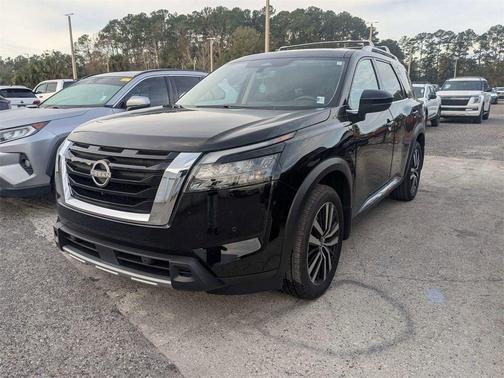 2025 Nissan Pathfinder Platinum FWD