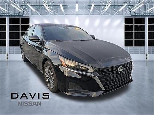 Super Black 2024 Nissan Altima 2.5 SV