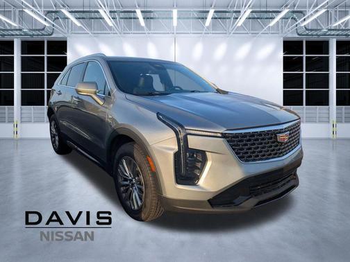 Argent Silver Metallic 2024 Cadillac XT4 Premium Luxury