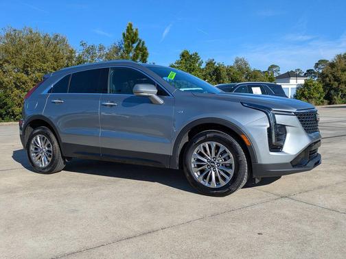 Argent Silver Metallic 2024 Cadillac XT4 Premium Luxury