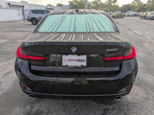 Black Sapphire Metallic 2025 BMW 330 330i