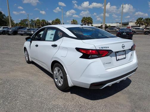 2025 Nissan Versa 1.6 S
