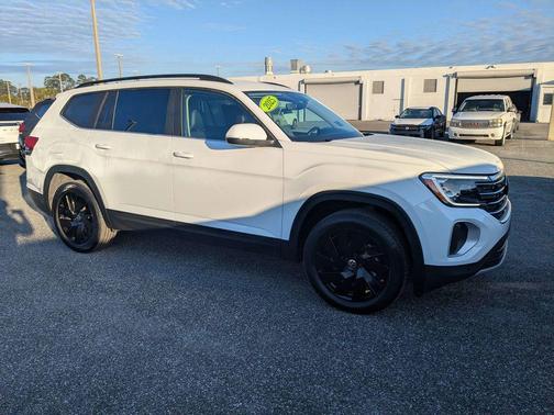 2025 Volkswagen Atlas 2.0T SE w/Technology