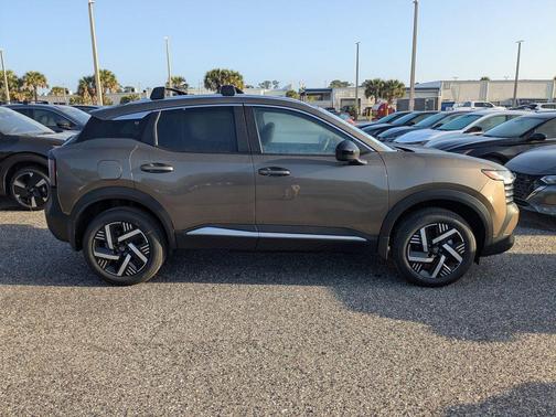 Canyon Bronze Metallic 2026 Nissan Kicks SV
