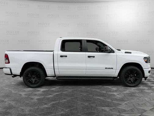Bright White Clearcoat 2023 RAM 1500 Big Horn/Lone Star