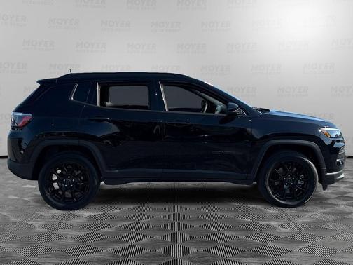 Diamond Black Crystal Pearlcoat 2026 Jeep Compass Latitude