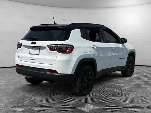 Bright White Clearcoat 2022 Jeep Compass Latitude