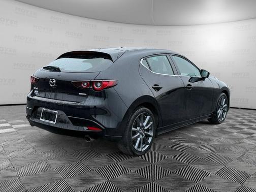 2022 Mazda Mazda3 FWD w/Preferred Package