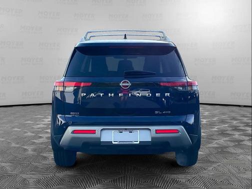 2024 Nissan Pathfinder SL 4WD
