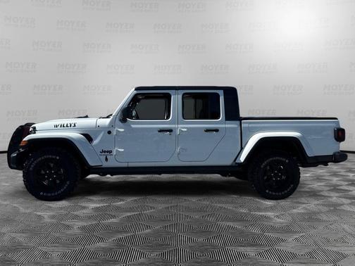 Bright White Clearcoat 2021 Jeep Gladiator Willys 4x4