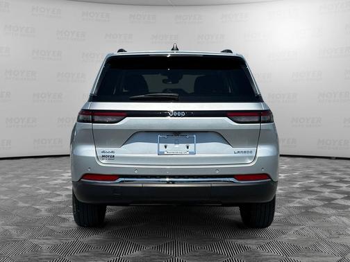 Silver Zynith 2023 Jeep Grand Cherokee Laredo