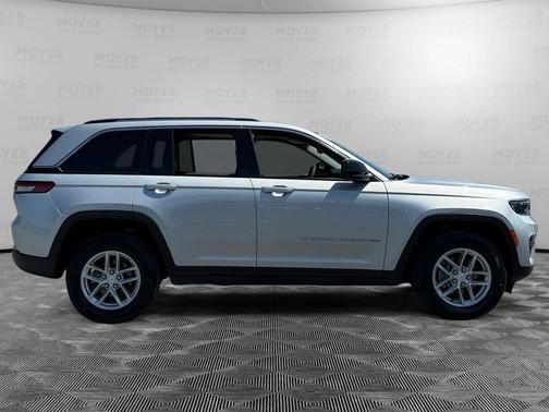 Silver Zynith 2023 Jeep Grand Cherokee Laredo