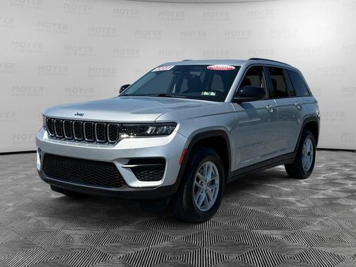 Silver Zynith 2023 Jeep Grand Cherokee Laredo