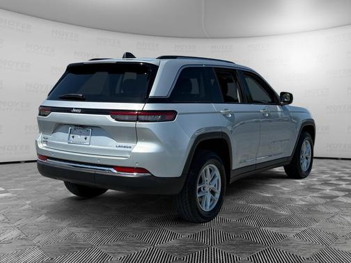 Silver Zynith 2023 Jeep Grand Cherokee Laredo