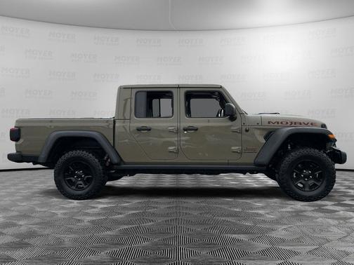 Gator Clearcoat 2020 Jeep Gladiator Mojave 4x4