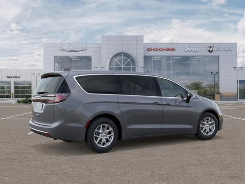 2025 Chrysler Pacifica L