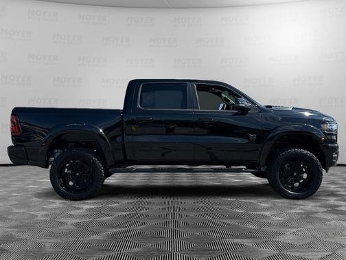 Diamond Black Crystal Pearlcoat 2026 RAM 1500 Big Horn/Lone Star