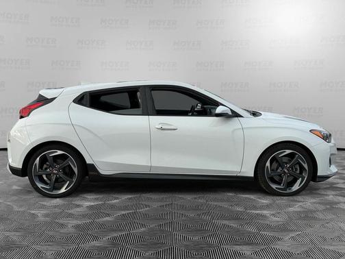 2019 Hyundai Veloster Base