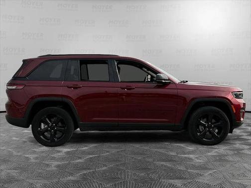 2022 Jeep Grand Cherokee Altitude