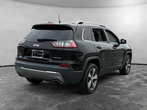 Diamond Black Crystal Pearlcoat 2019 Jeep Cherokee Limited