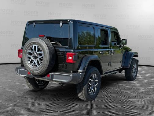 Black Clearcoat 2025 Jeep Wrangler 4-Door Sahara 4x4